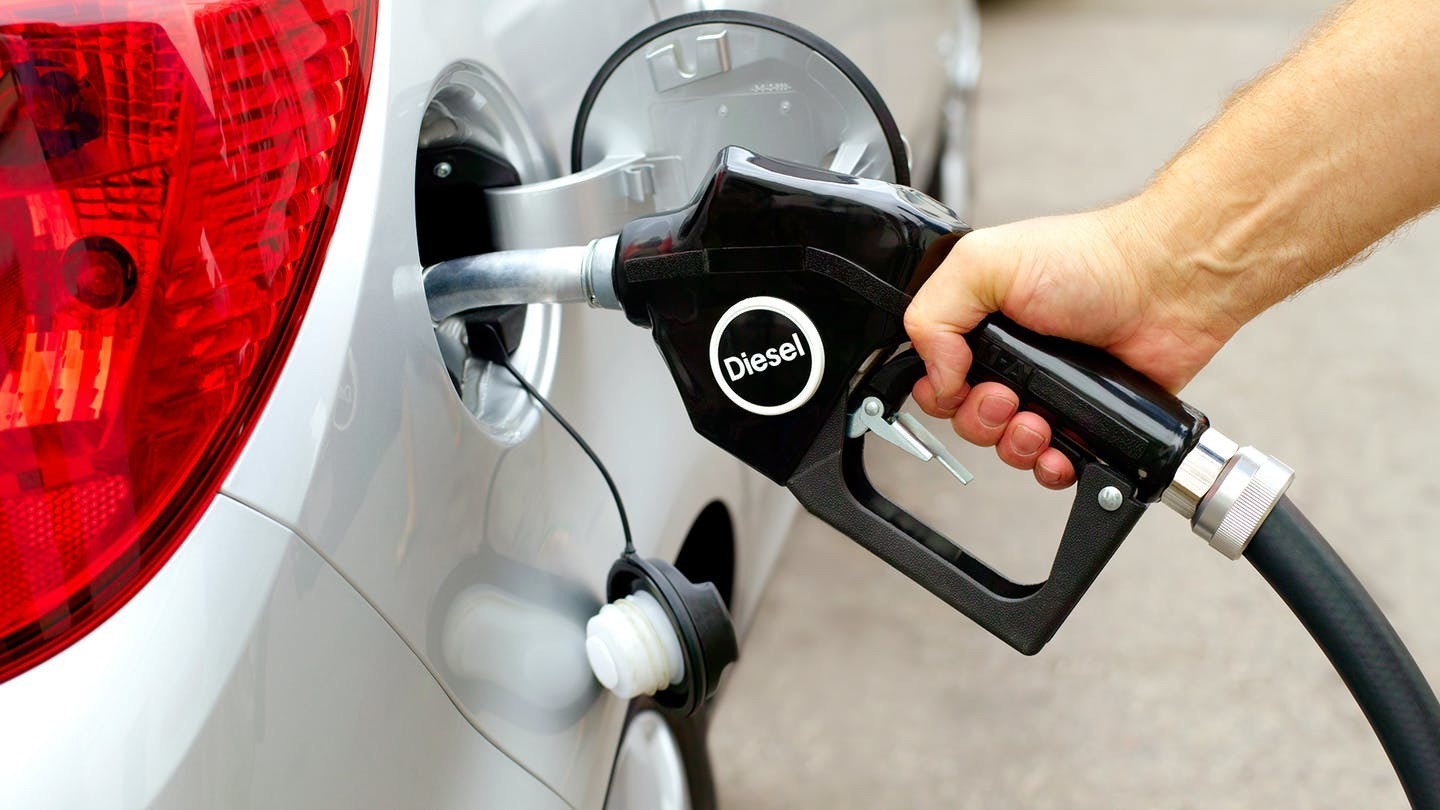 Petrol prices today (May 17): Falling due to weak economic data from China and the US