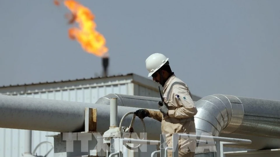 Giá Dầu Đảo Chiều Tăng Trở Lại Sau Khi Mỹ Không Kích Iran Vì Vụ Trực Thăng Bị Bắn Hạ